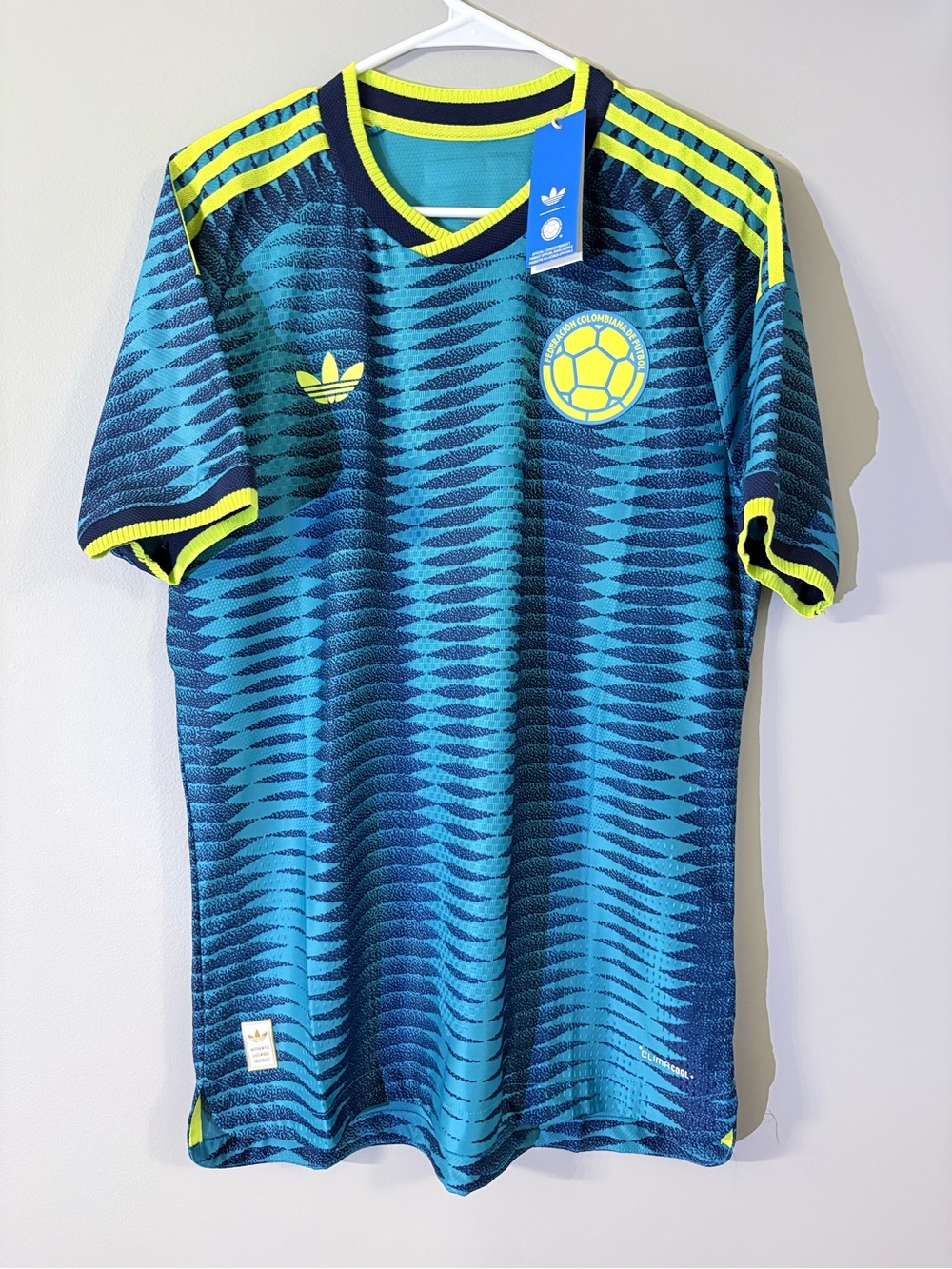 Adidas Colombia 2026 Away Authentic Jersey Slim Fit Size L (Fits Like M)